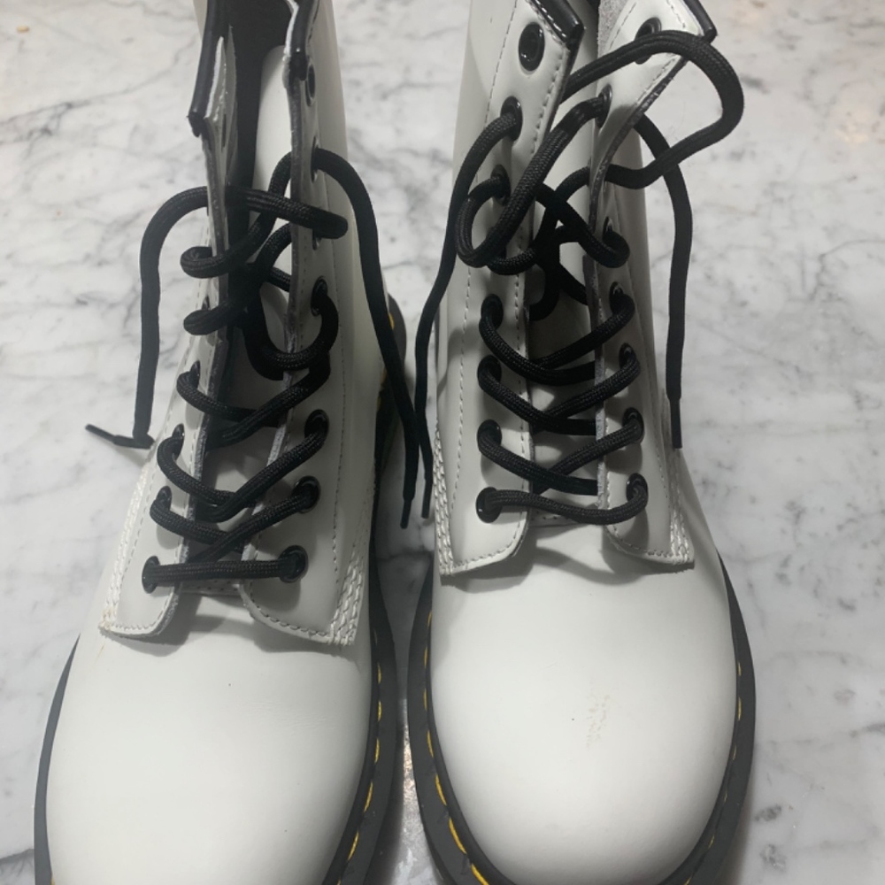 Dr. Martens 1460 White Smooth - new, never worn